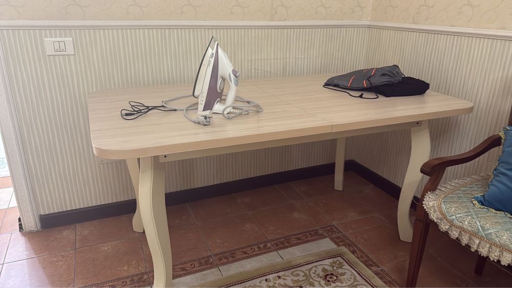 Диван с двумя креслами