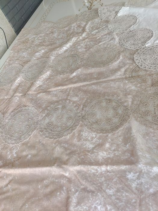 Продам стол в гостиную