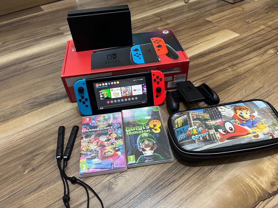 Продавам Nintendo Switch в отлично състояние.