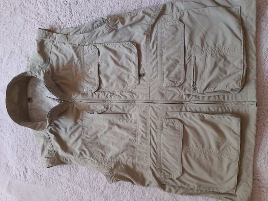 Salewa мъжки елек L размер.