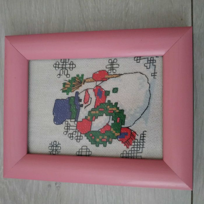 Ръчно шит гоблен Снежен човек с рамка