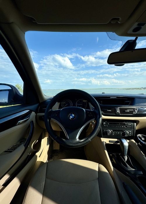 BMW X1 2011 — imagine 5