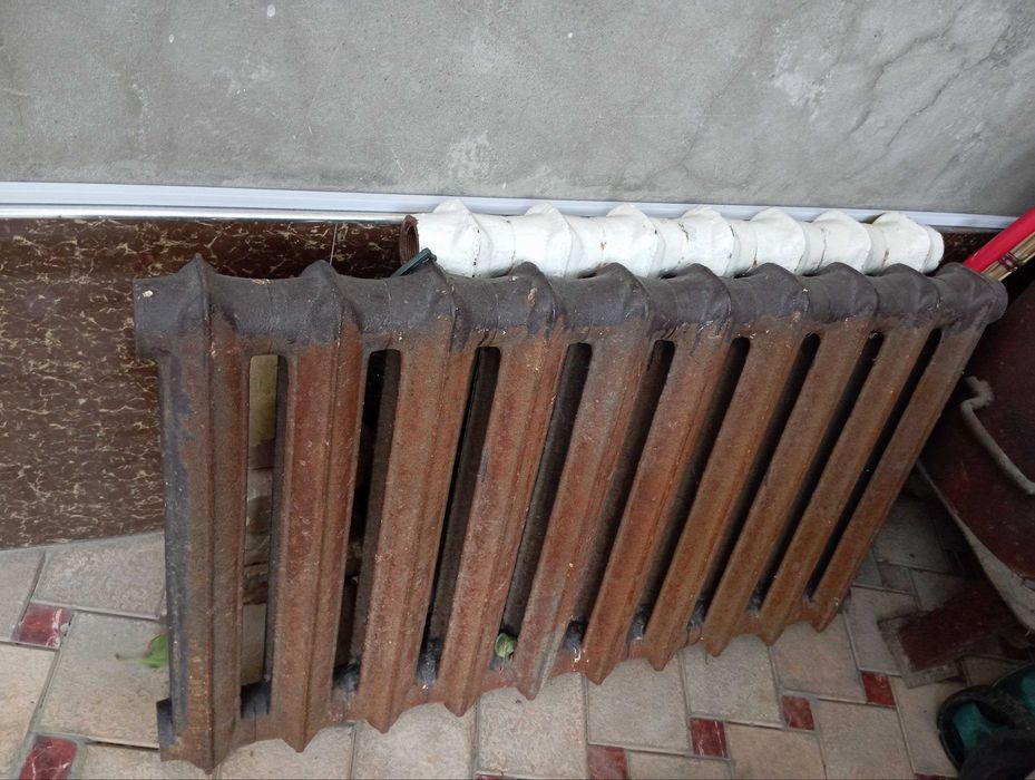 Срочно продам чугунные батареи