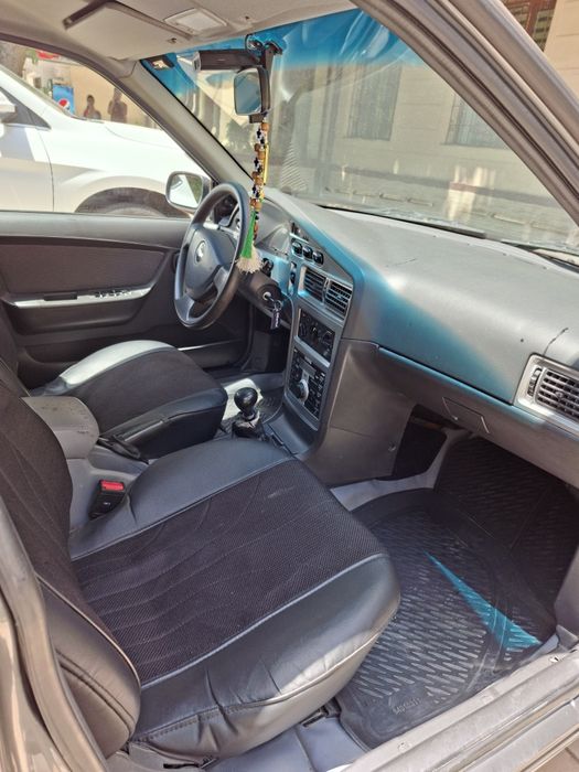 Nexia 2, 1.6 — holati zōr, benzin. Gaz umuman o‘rnatilmagan.