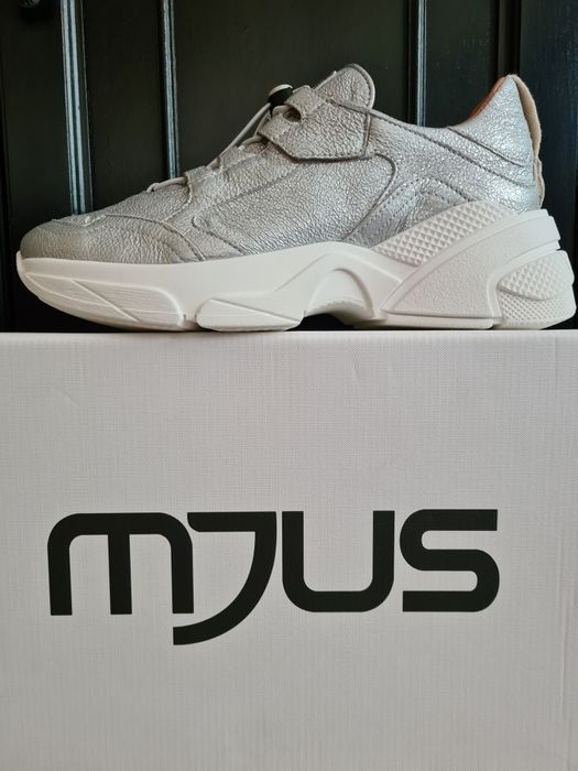 Дамски обувки /сникърси/  MJUS номер 39