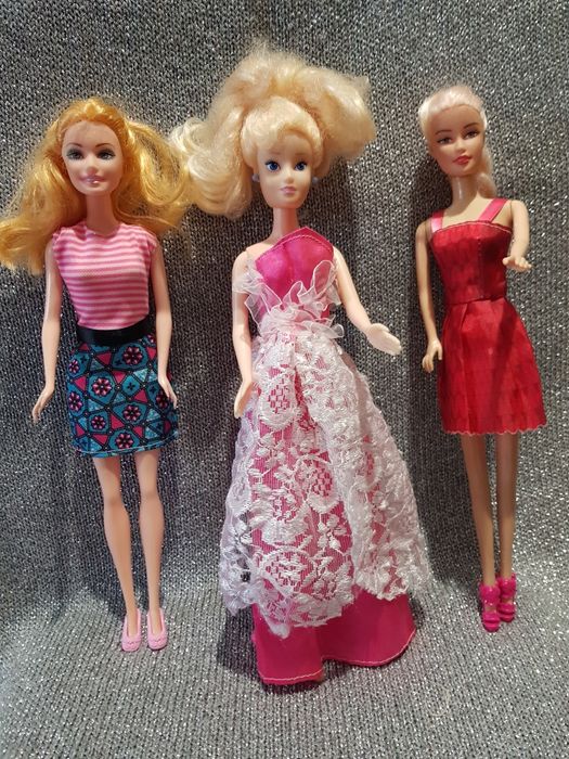 Кукли Барби от близкото минало,ползвани с нормални следи от употреба
