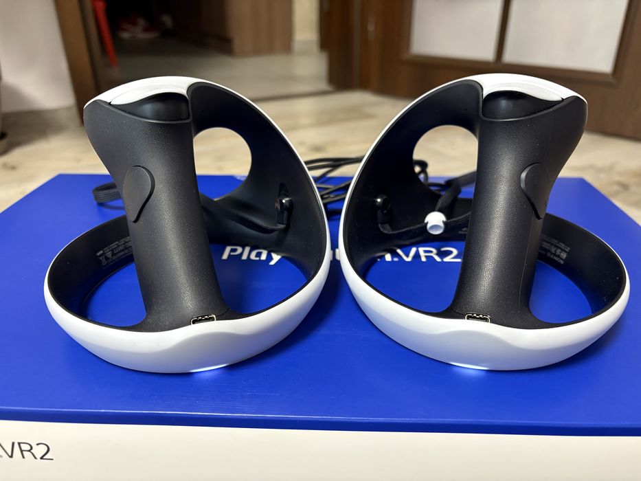 Продавам VR2 за PS5 остатъчна гаранция 22 месеца!