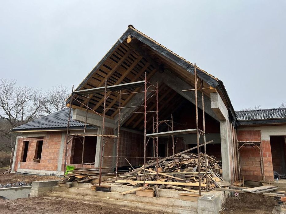 Casa cu teren 10130mp