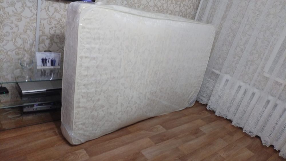 Продам б/у матрас