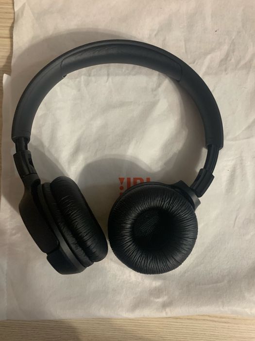 Продам наушники JBL *Holsten*
