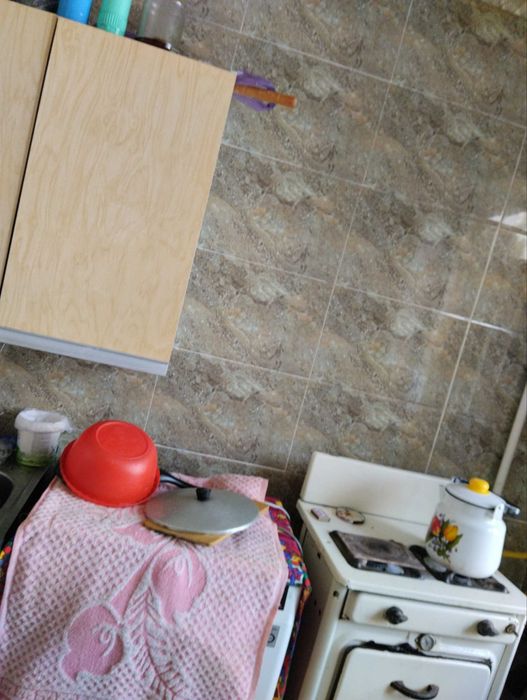 Srochna sotiladi kvartira