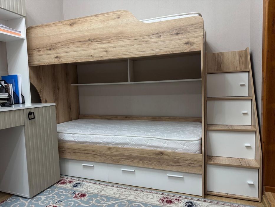 Продам 2х ярусную кровать
