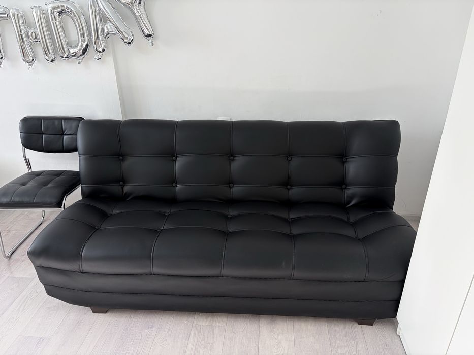 Кожаный диван для офиса