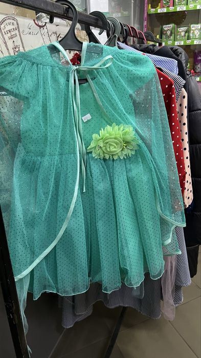 Продам платья 116-122