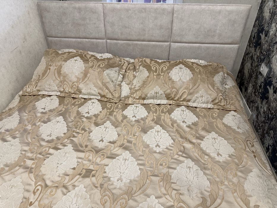 Кровать в отличном состоянии.