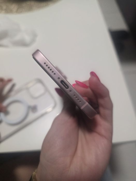 Iphone 15 plus roz