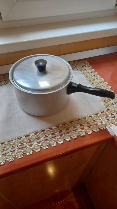 Vand vas cu capac cu baza/fundul vasului dublu ideal pt fiert lapte,ap