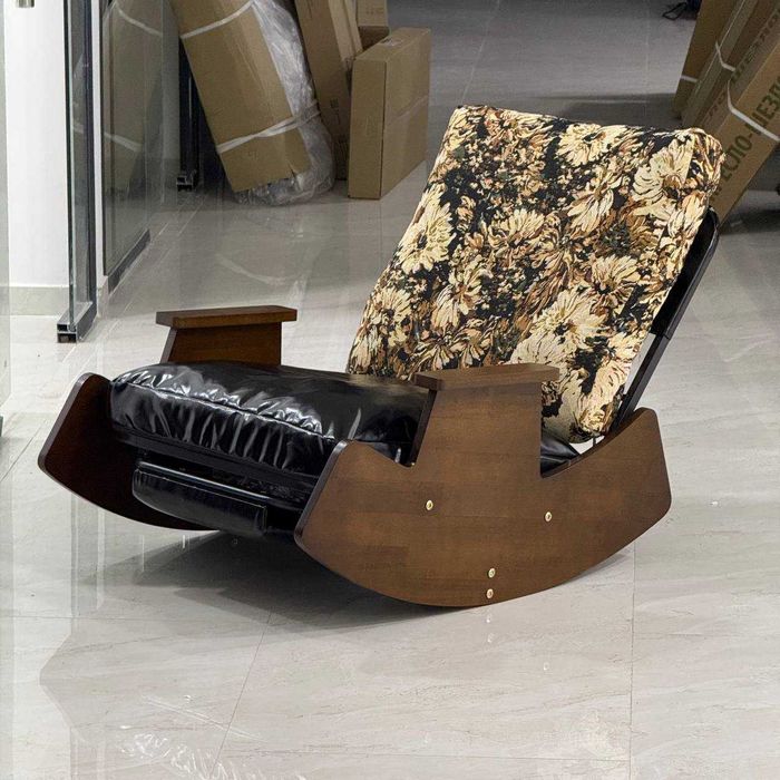 Удобное кресло-качалка, обивочное кресло-качалка