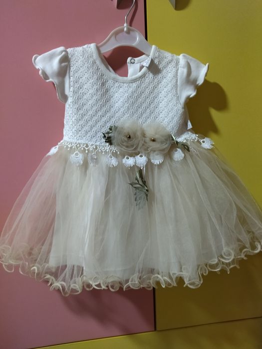 Официална рокля.