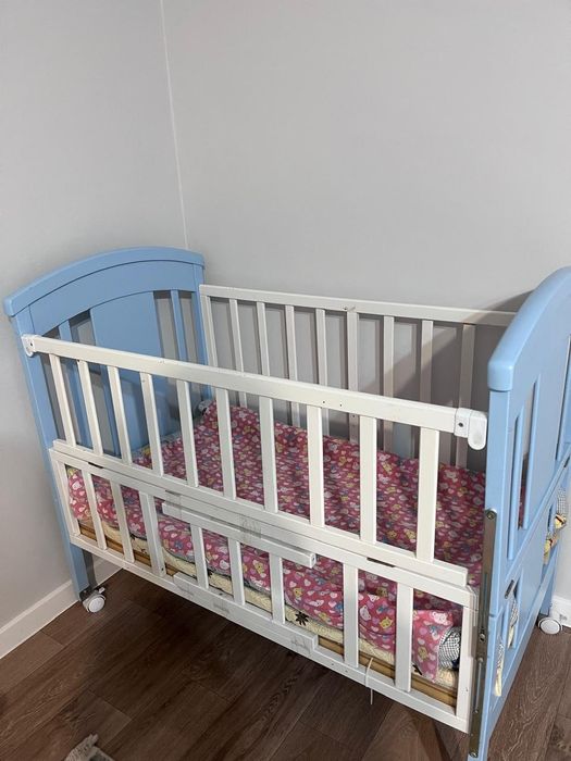 Детская кроватка