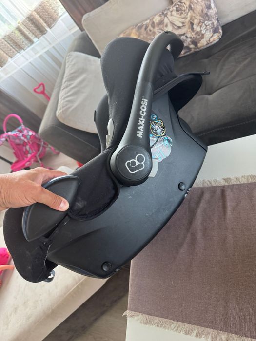 Maxi-Cosi FamilyFix + 2 столчета