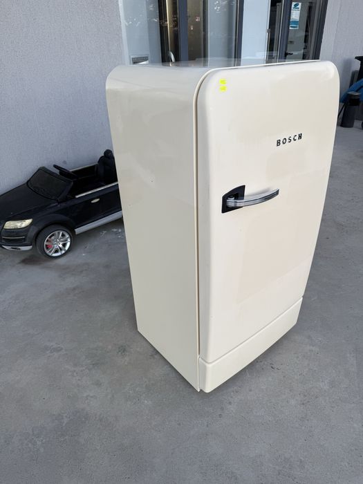 Бежов Ретро Хладилник с камера Bosch
