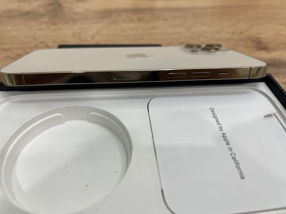 Айфон 12 про макс в отличном состоянии