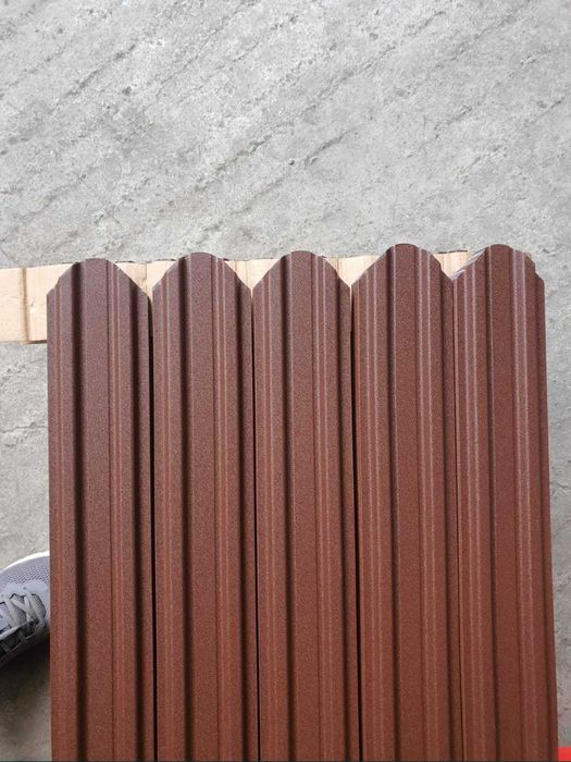 Vând sipca metalica de gard