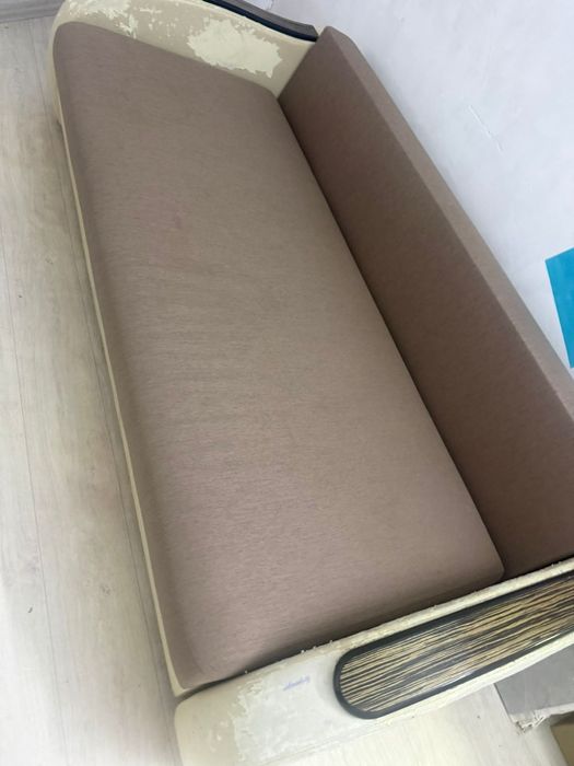 Камин,диван для дома работы