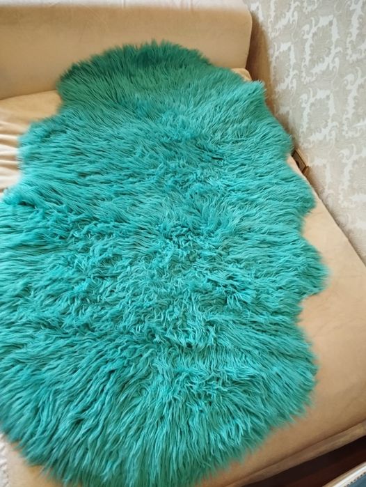 коврик меховой в машину