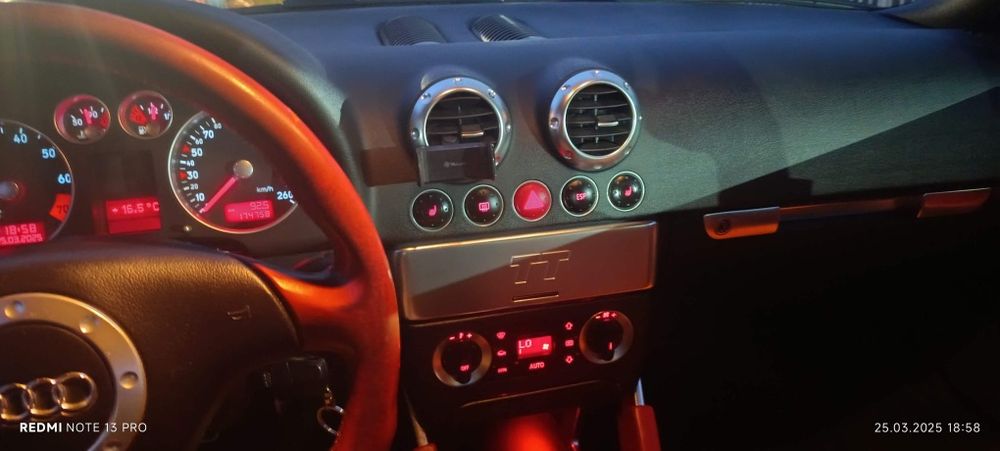 Audi TT MK1 Roadster Baseball Interior