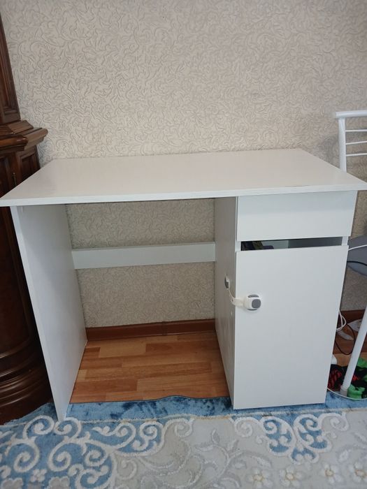 Продам письменный стол