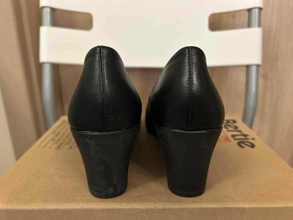 Дамски обувки на платформа BATA