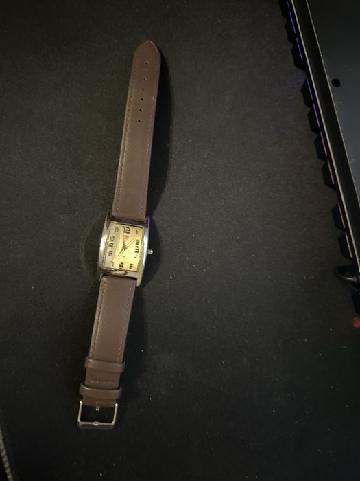 продам часы esse