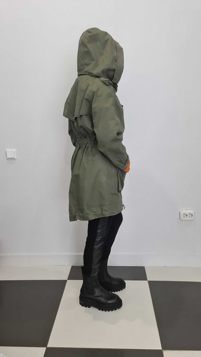 Плащ укороченный, стильный