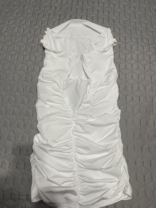 Бяла рокля Trendyol