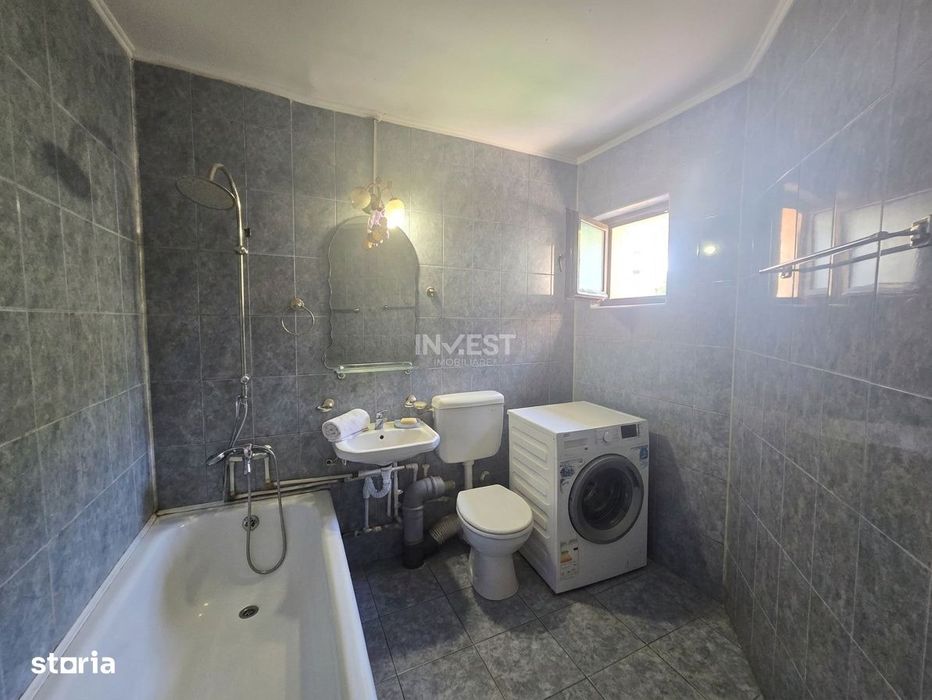 Apartament 3 camere, Decomandat, Piata Alexandru cel Bun