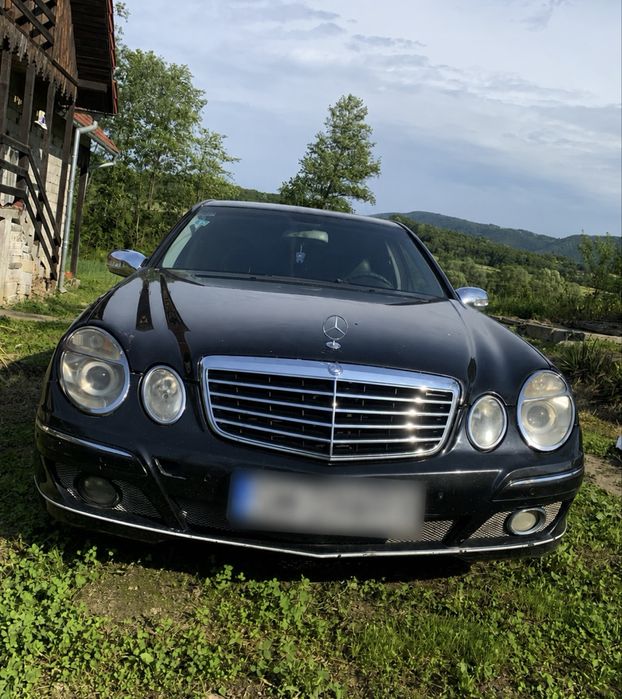 MERCEDES-BENZ E-Class