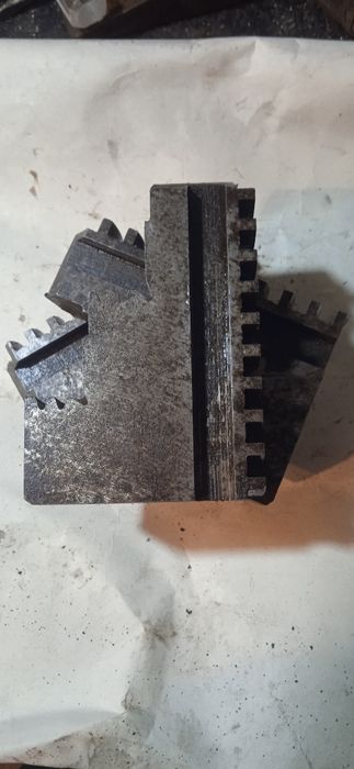 Обратные кулачки токарного патрона