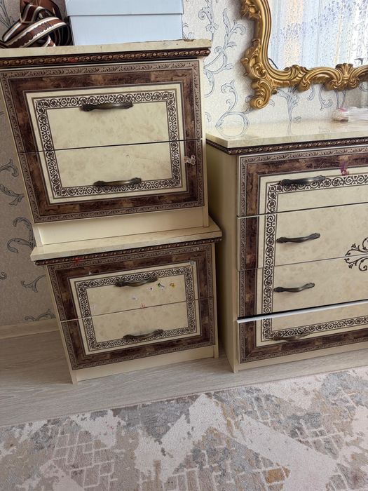 Мебель айнасымен