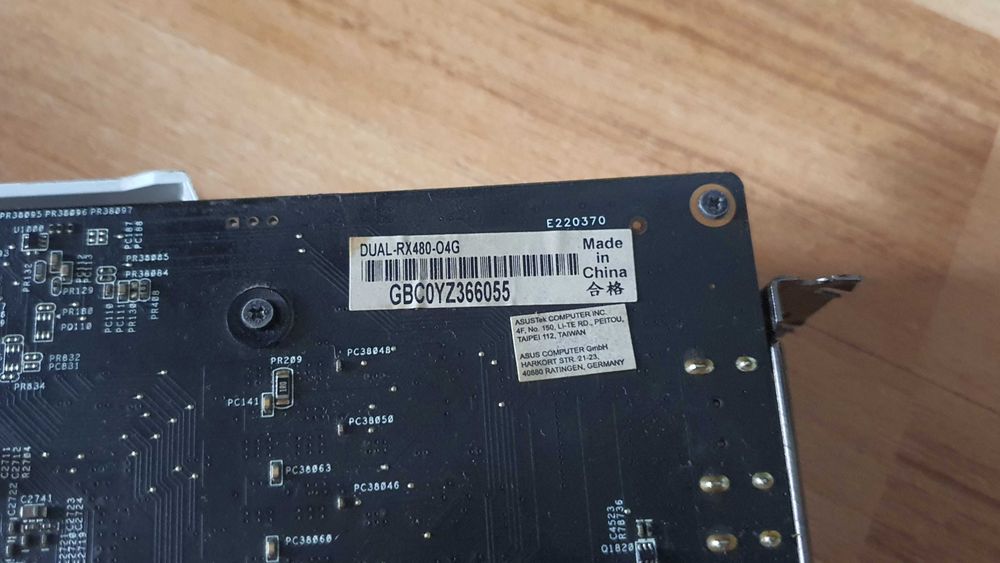 Placa video ASUS DUAL RX 480 OC 4 GB (partial defecta)