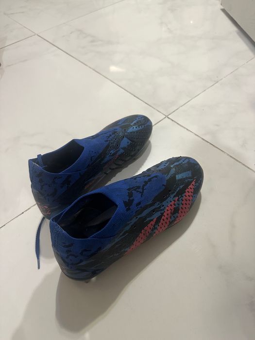 футбольные кроссовки