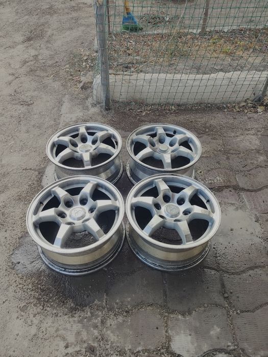 Продам 4 диска, оригинал. Разм.16