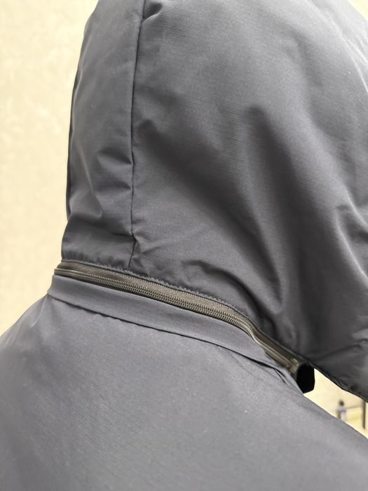 Продается мужская куртка новая