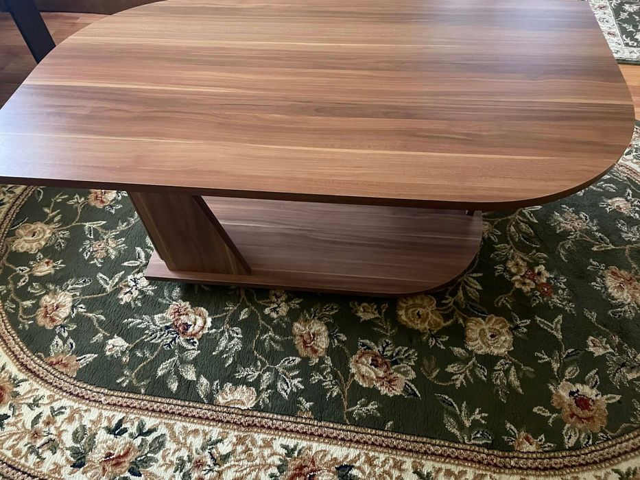 Vând masă de sufragerie