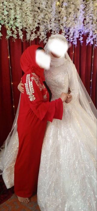 Vecherniy Abaya qizil