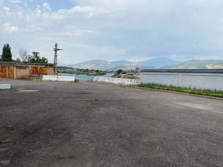 Продаётся Производственный территортя.