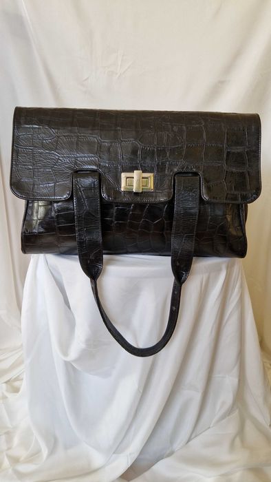 Чанта естествена кожа на Валентино