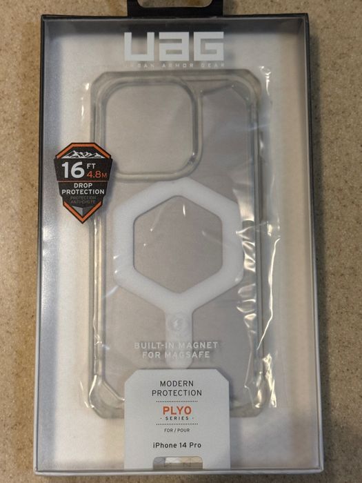 Husa pentru Iphone 14 Pro UAG PLYO