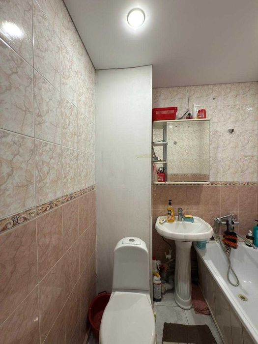 продается 2 ком квартира район Юбиляр